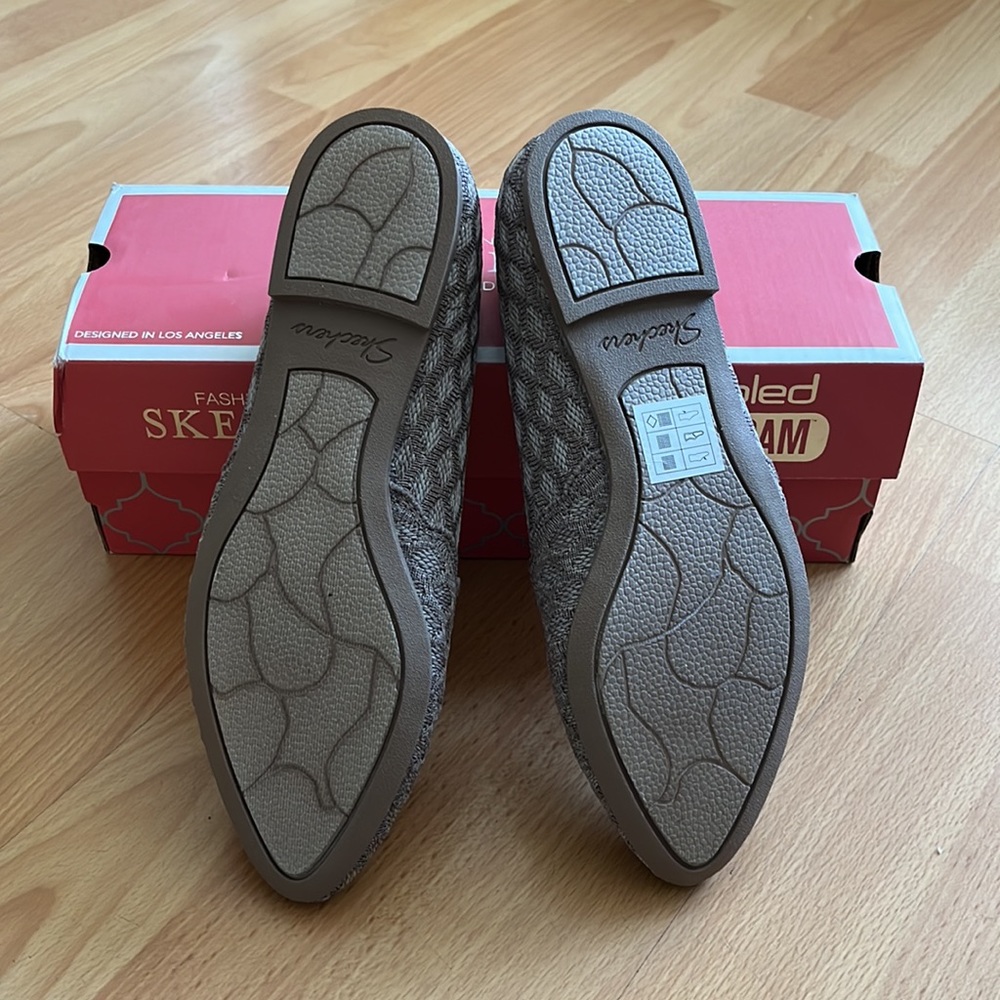 Skechers Women's, Cleo - Honeycomb Flat with Air-Cooled Memory Foam - Picture 5 of 13